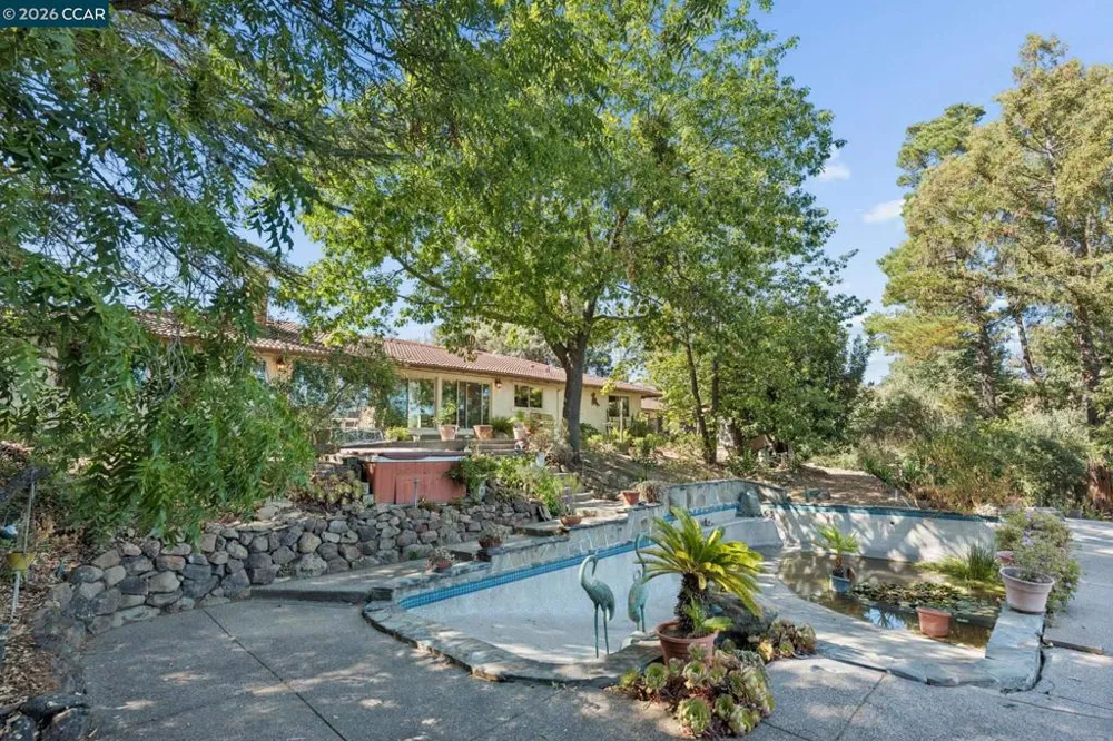 834 Carter Acres Ln Martinez, CA 94553