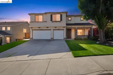3915 Hummingbird Drive