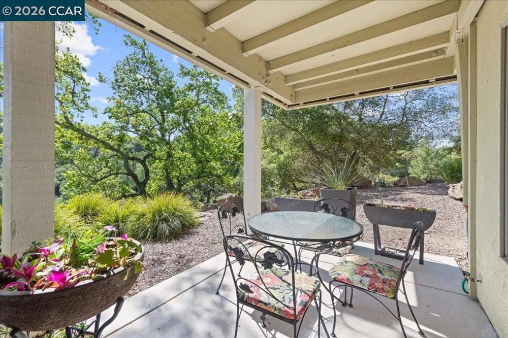 2100 Skycrest Dr #12 Walnut Creek, CA 94595