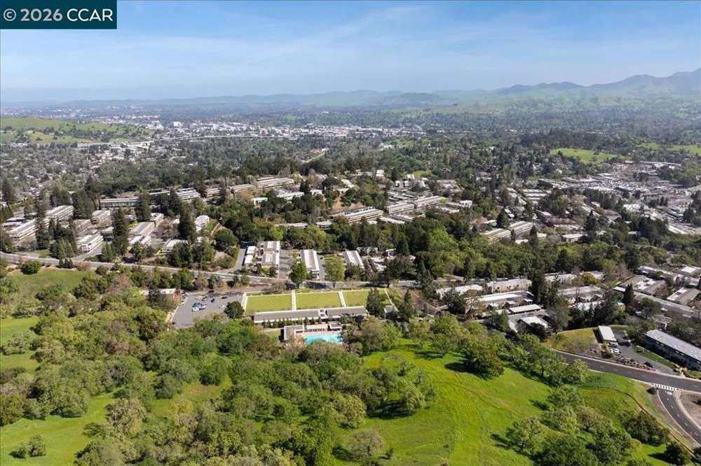 2100 Skycrest Dr #12 Walnut Creek, CA 94595