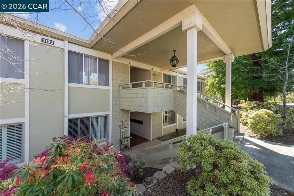 2100 Skycrest Dr #12 Walnut Creek, CA 94595