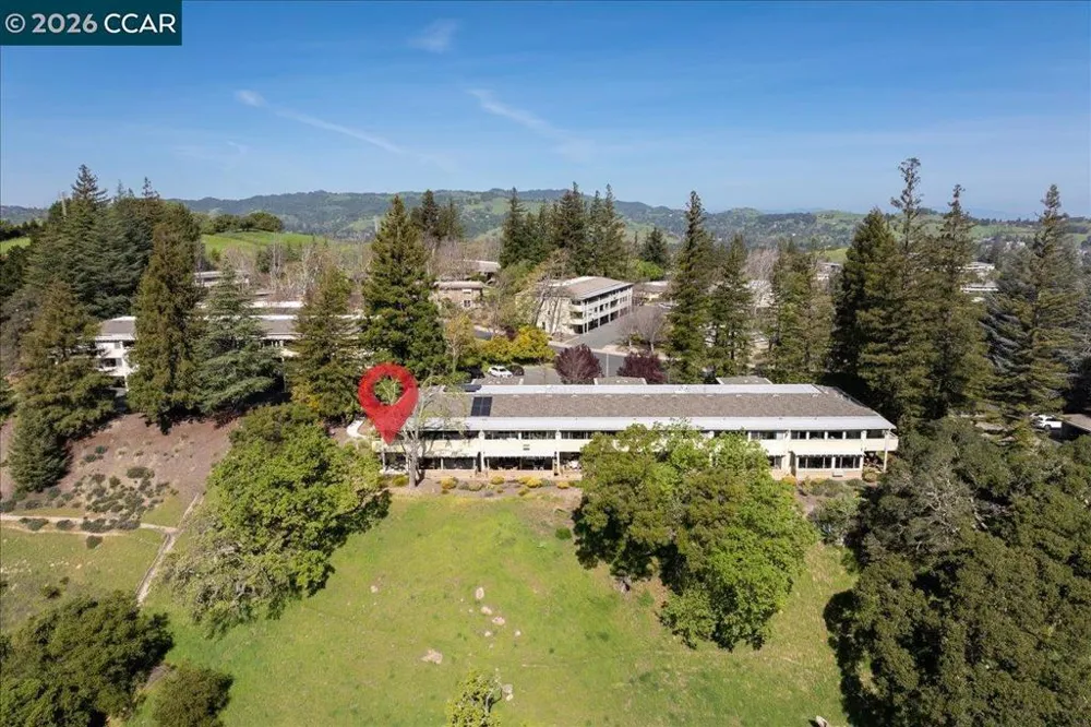 2100 Skycrest Dr #12 Walnut Creek, CA 94595