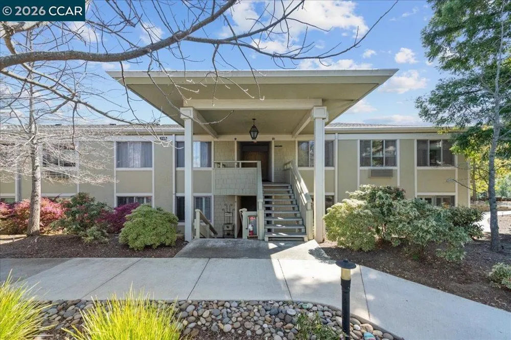 2100 Skycrest Dr #12 Walnut Creek, CA 94595
