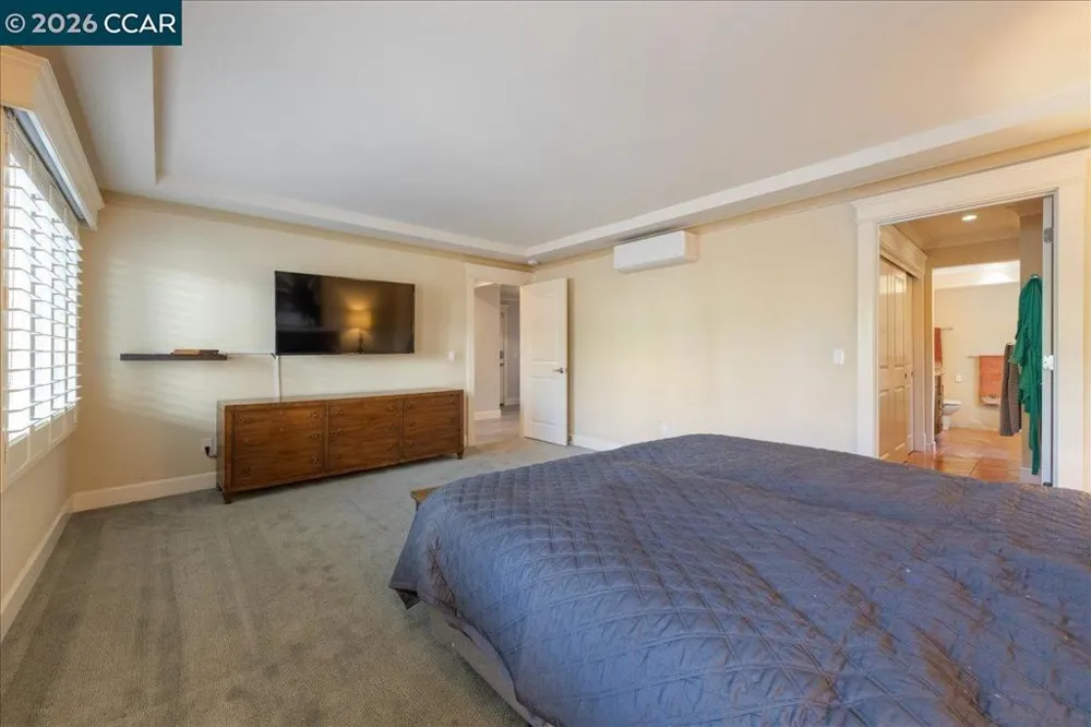 2100 Skycrest Dr #12 Walnut Creek, CA 94595