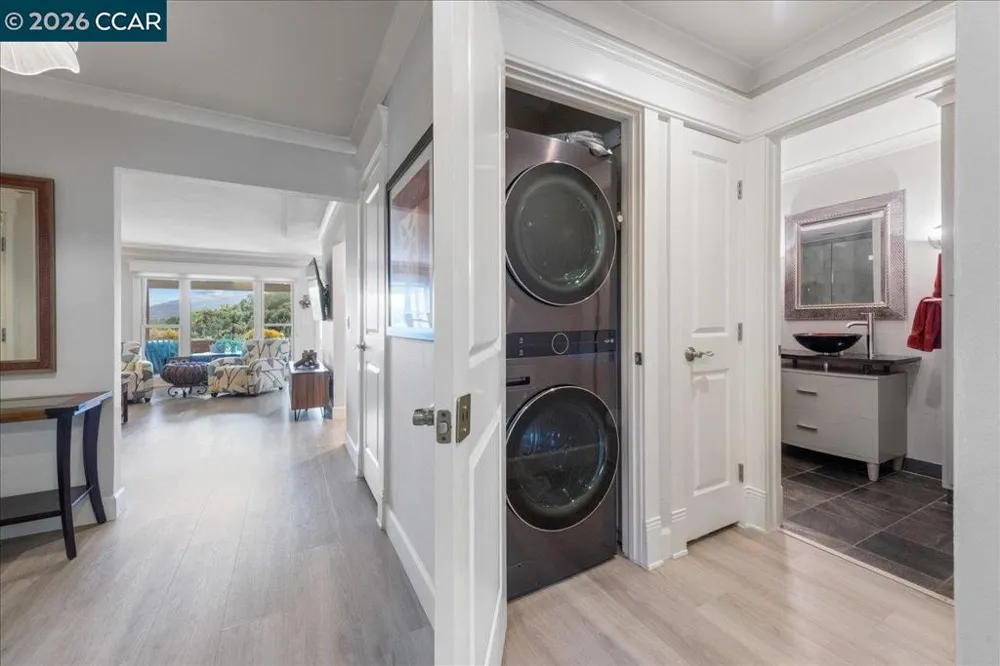 2100 Skycrest Dr #12 Walnut Creek, CA 94595