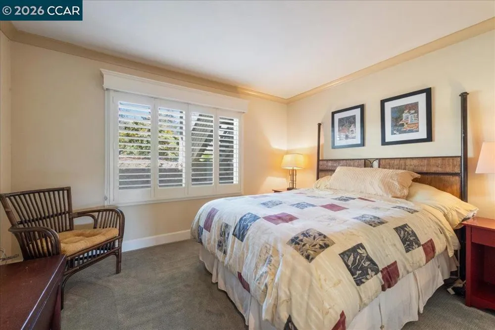2100 Skycrest Dr #12 Walnut Creek, CA 94595