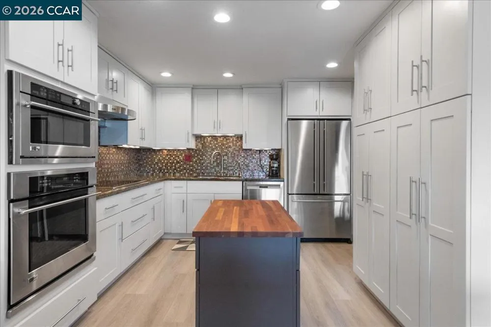 2100 Skycrest Dr #12 Walnut Creek, CA 94595