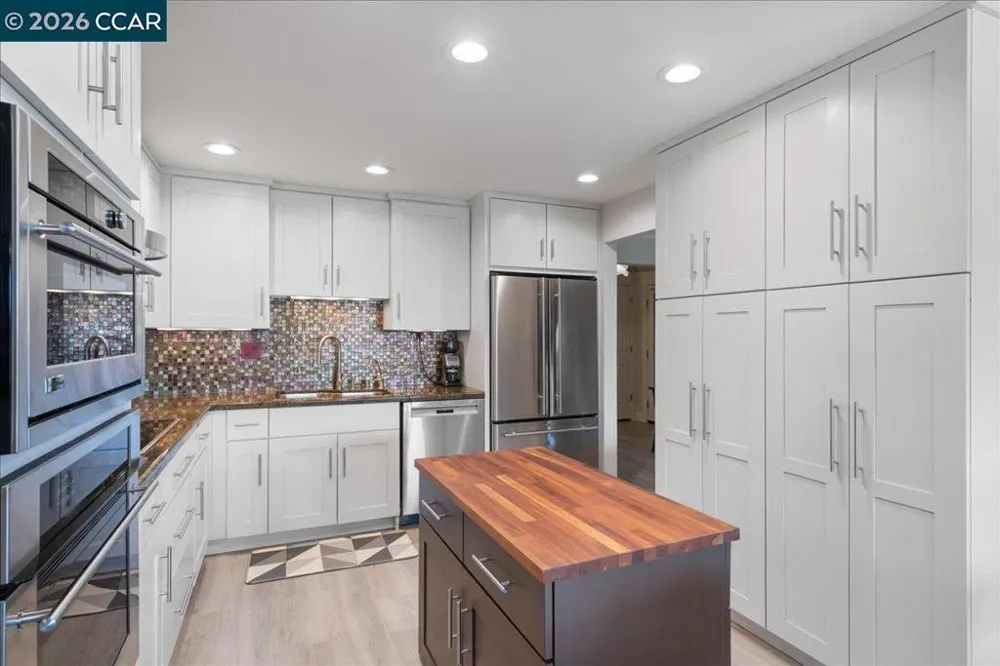 2100 Skycrest Dr #12 Walnut Creek, CA 94595