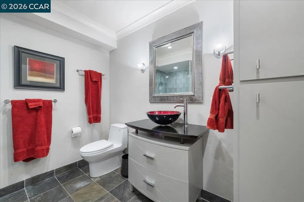 2100 Skycrest Dr #12 Walnut Creek, CA 94595