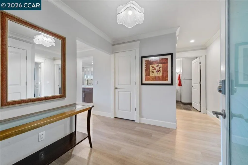 2100 Skycrest Dr #12 Walnut Creek, CA 94595