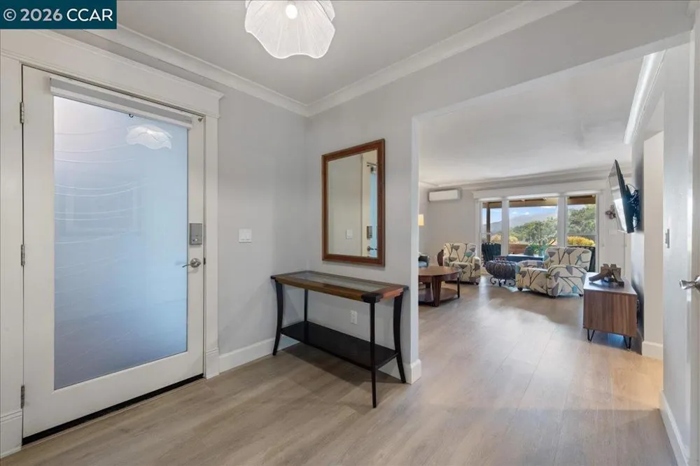 2100 Skycrest Dr #12 Walnut Creek, CA 94595