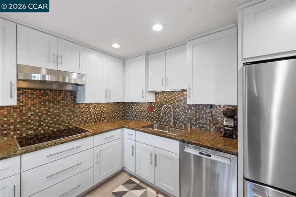 2100 Skycrest Dr #12 Walnut Creek, CA 94595