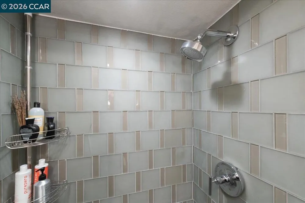 2100 Skycrest Dr #12 Walnut Creek, CA 94595
