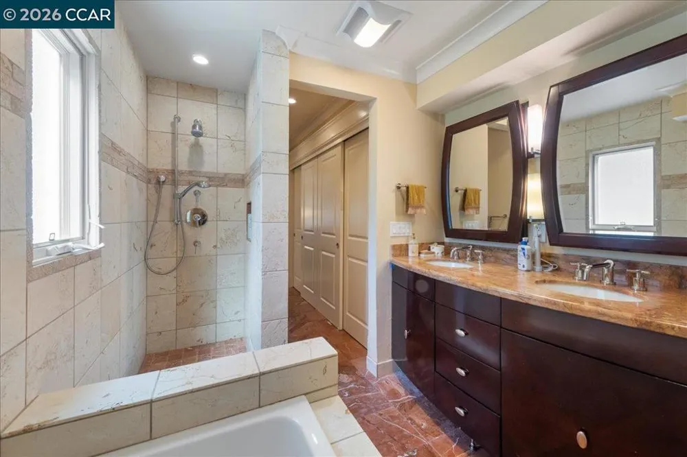 2100 Skycrest Dr #12 Walnut Creek, CA 94595
