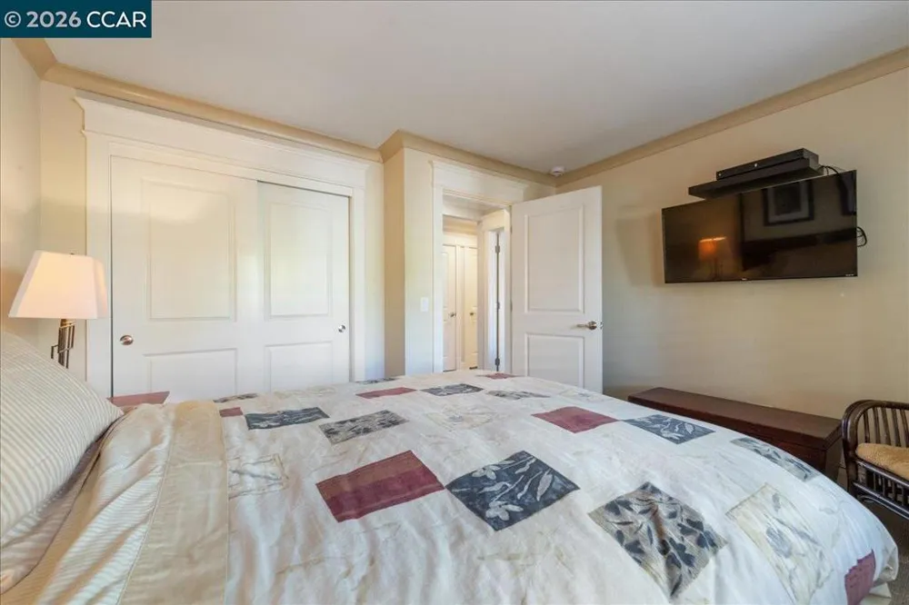 2100 Skycrest Dr #12 Walnut Creek, CA 94595