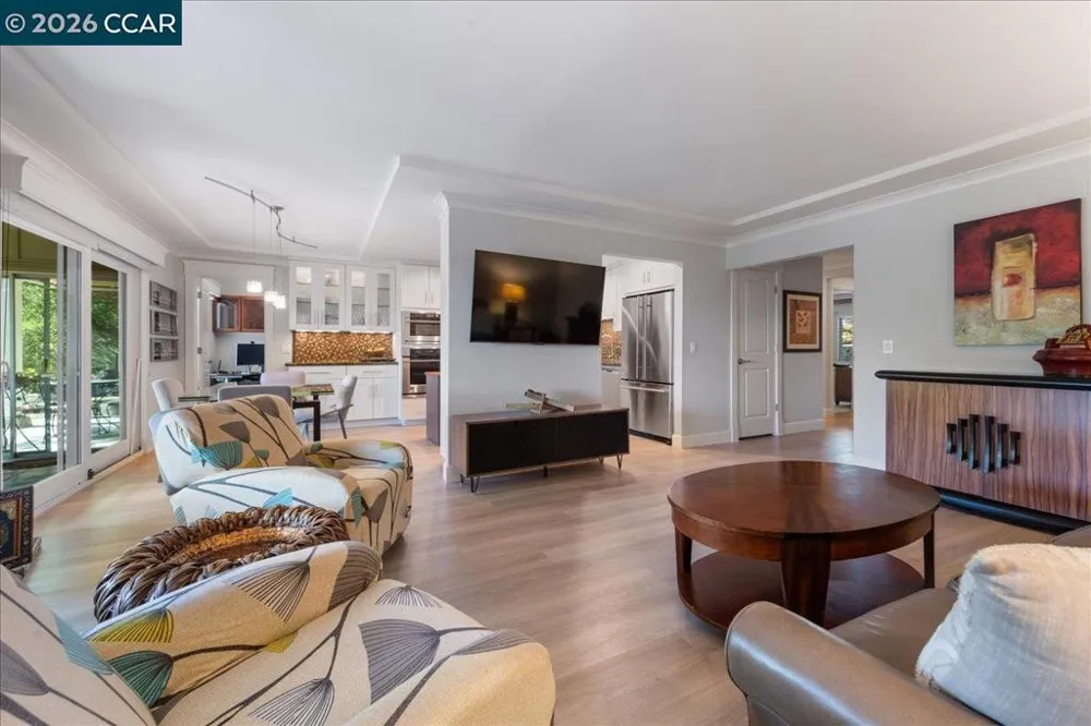 2100 Skycrest Dr #12 Walnut Creek, CA 94595