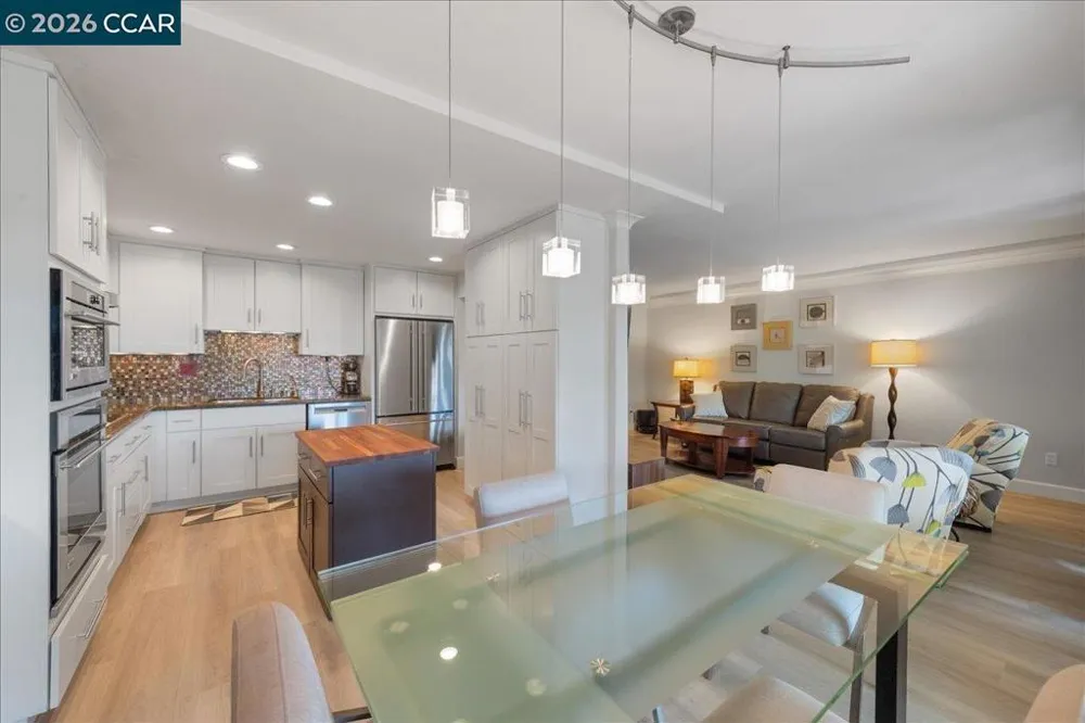 2100 Skycrest Dr #12 Walnut Creek, CA 94595