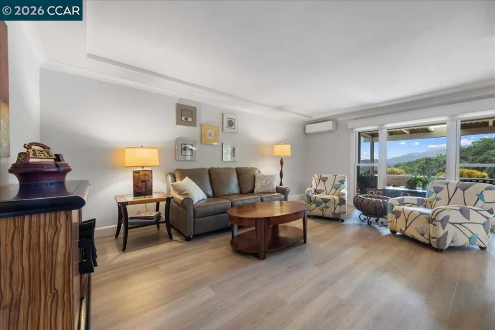 2100 Skycrest Dr #12 Walnut Creek, CA 94595