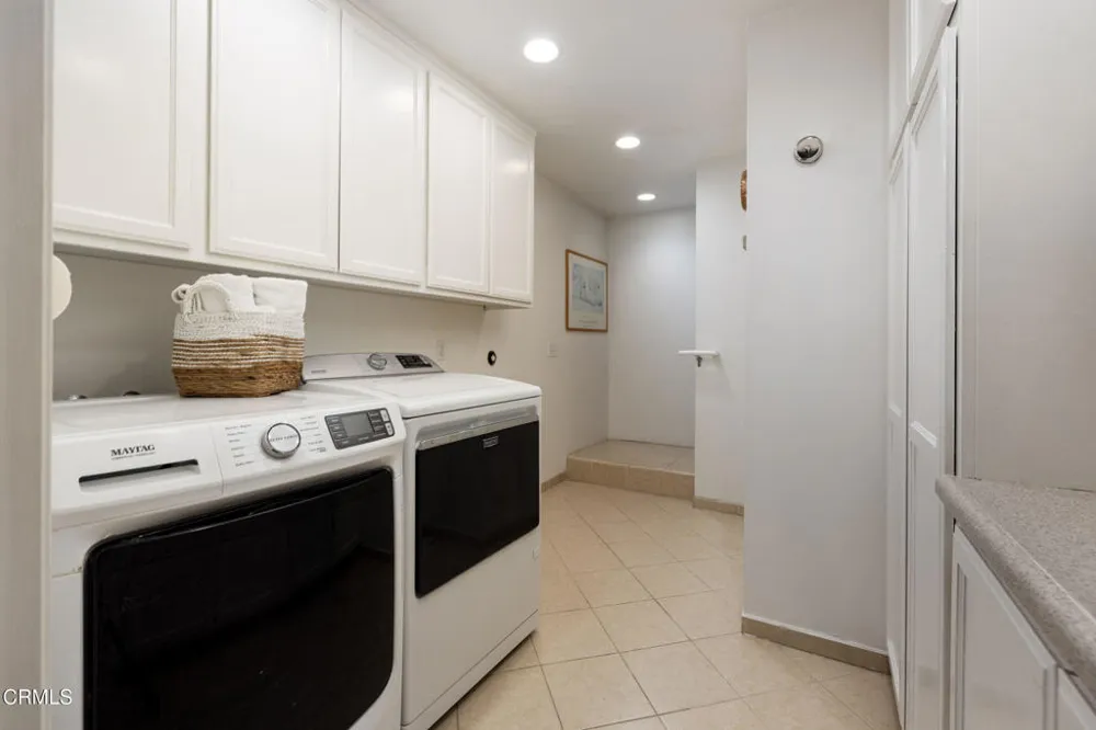 2937 Glen Albyn Drive Santa Barbara, CA 93105