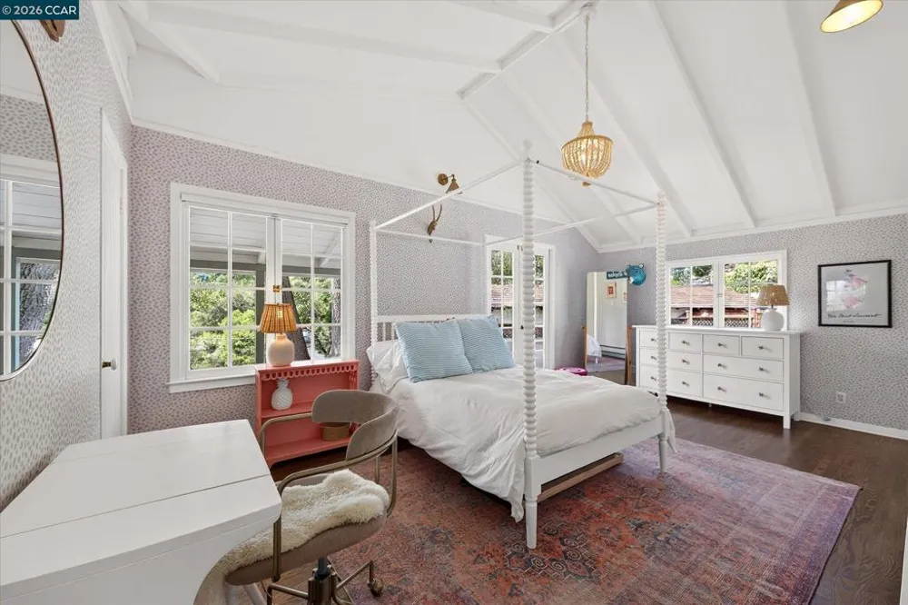 112 Camino Sobrante Orinda, CA 94563
