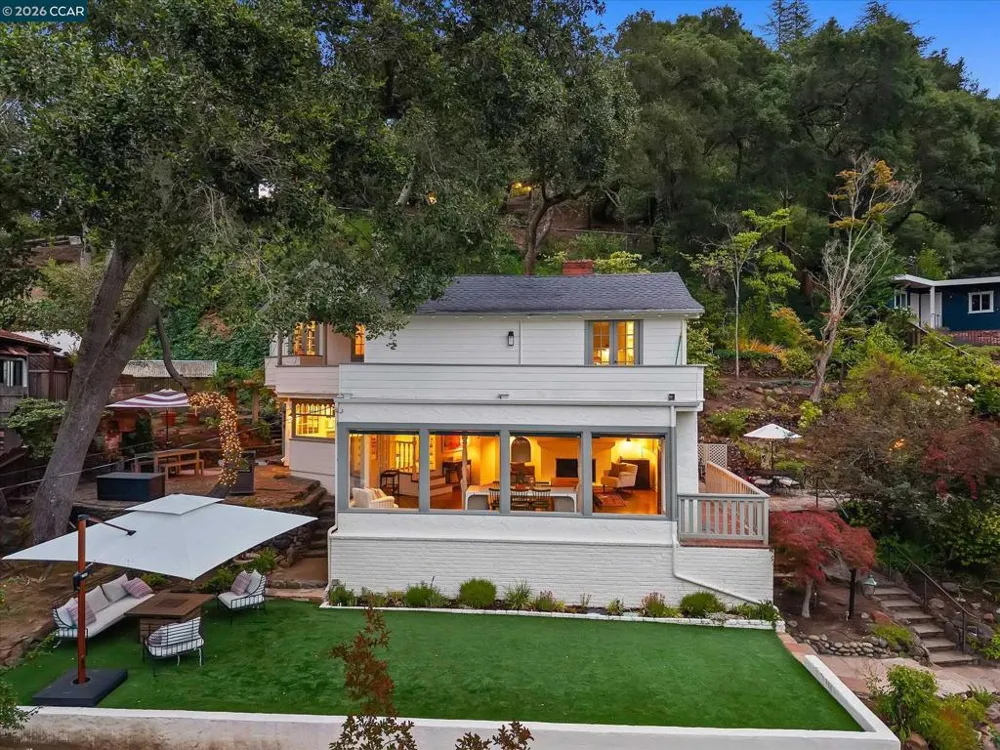 112 Camino Sobrante Orinda, CA 94563