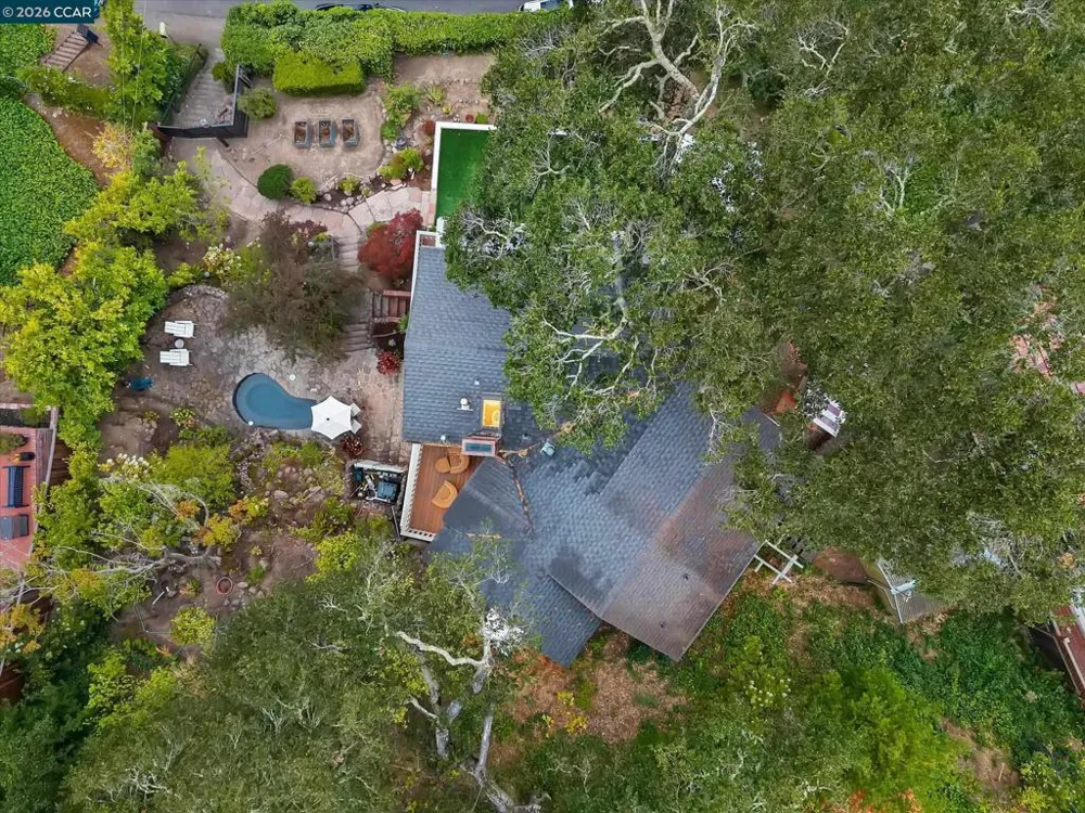 112 Camino Sobrante Orinda, CA 94563