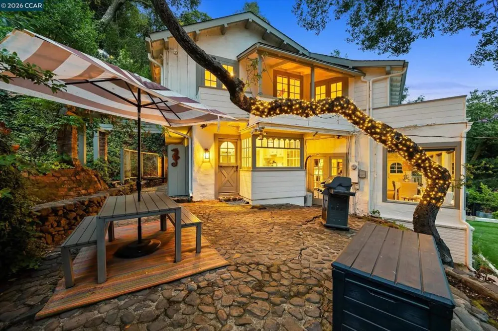 112 Camino Sobrante Orinda, CA 94563