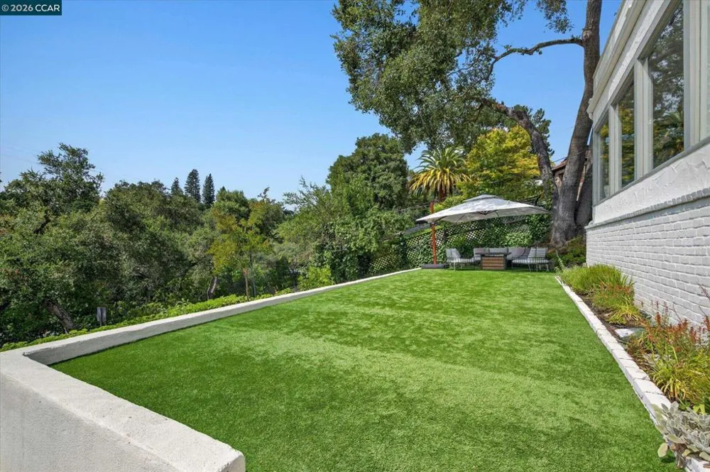 112 Camino Sobrante Orinda, CA 94563