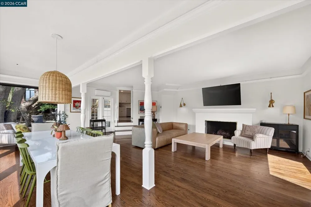 112 Camino Sobrante Orinda, CA 94563