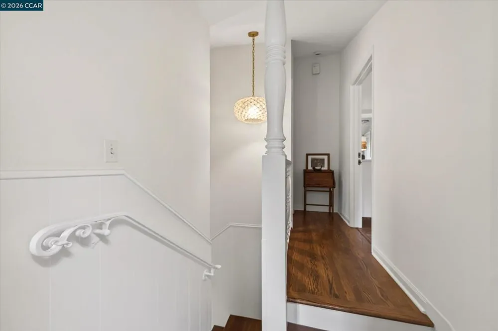 112 Camino Sobrante Orinda, CA 94563