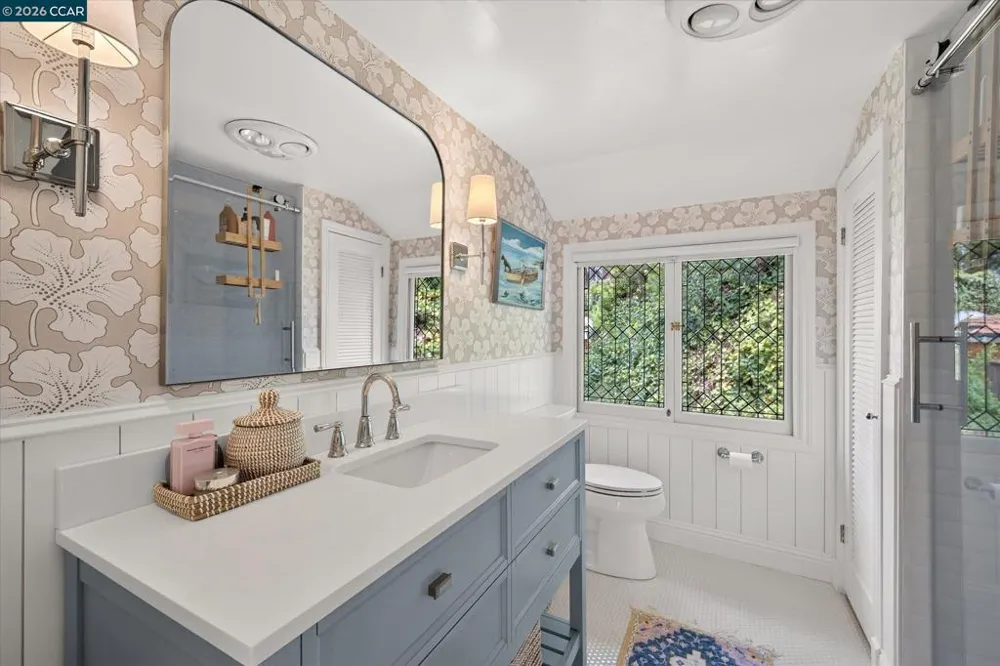 112 Camino Sobrante Orinda, CA 94563