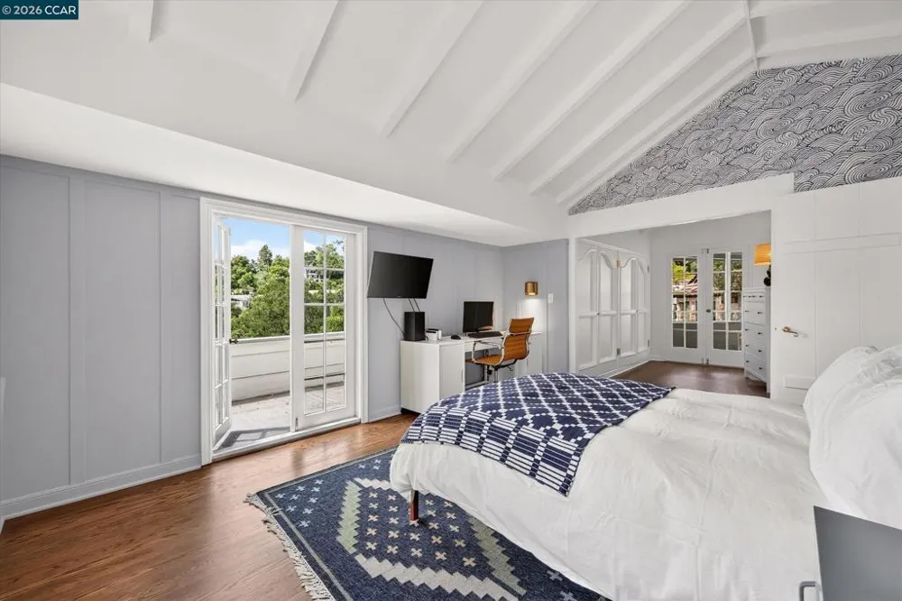 112 Camino Sobrante Orinda, CA 94563