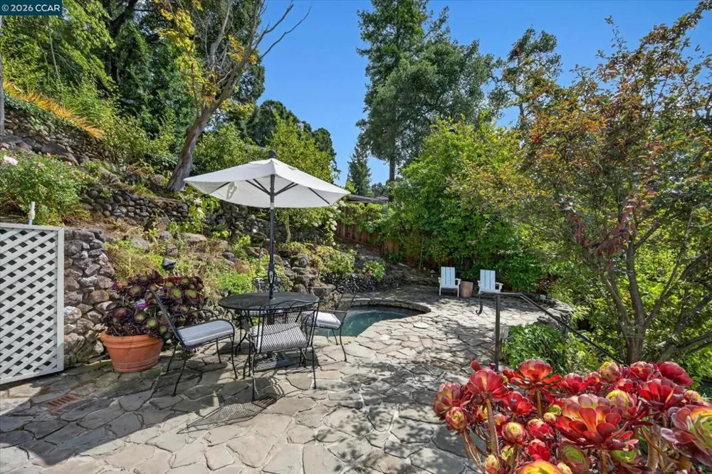 112 Camino Sobrante Orinda, CA 94563
