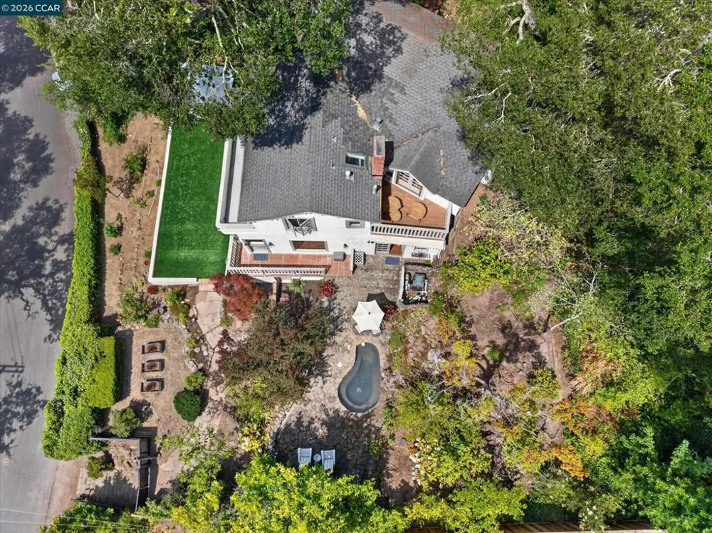 112 Camino Sobrante Orinda, CA 94563