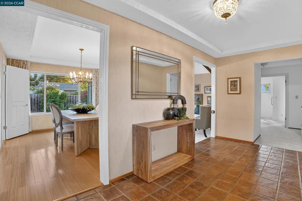 8 Casey Glen Ct Clayton, CA 94517