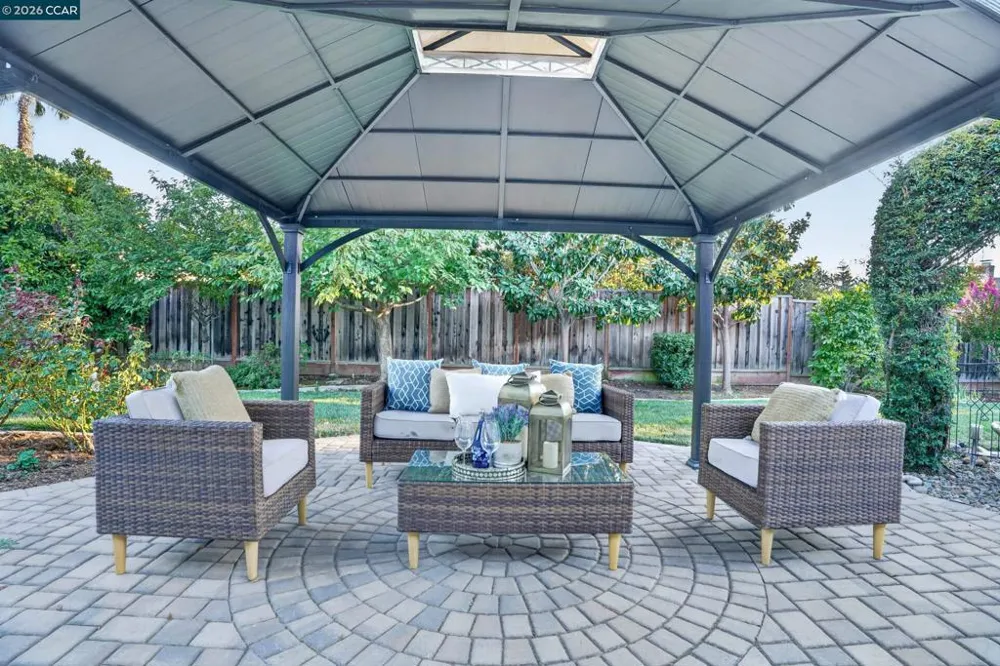 8 Casey Glen Ct Clayton, CA 94517