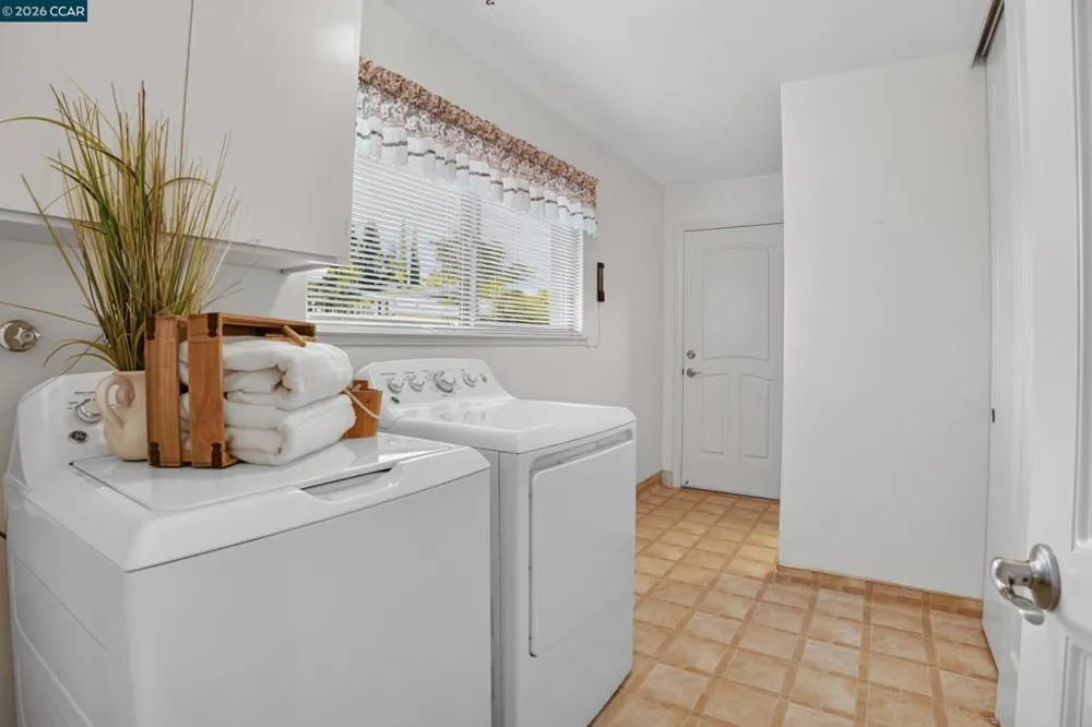 8 Casey Glen Ct Clayton, CA 94517
