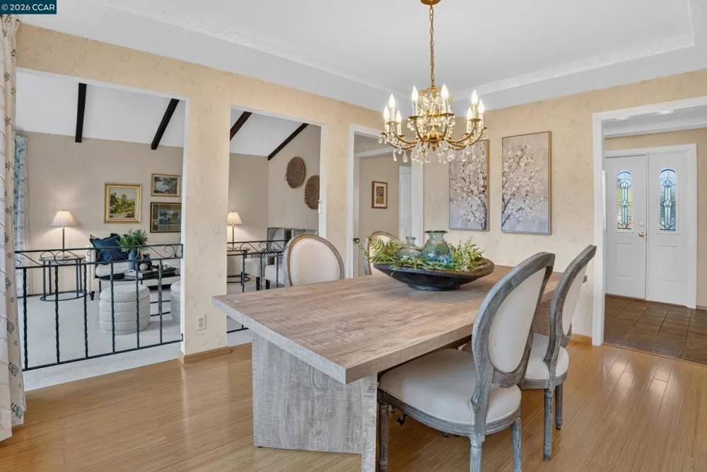8 Casey Glen Ct Clayton, CA 94517
