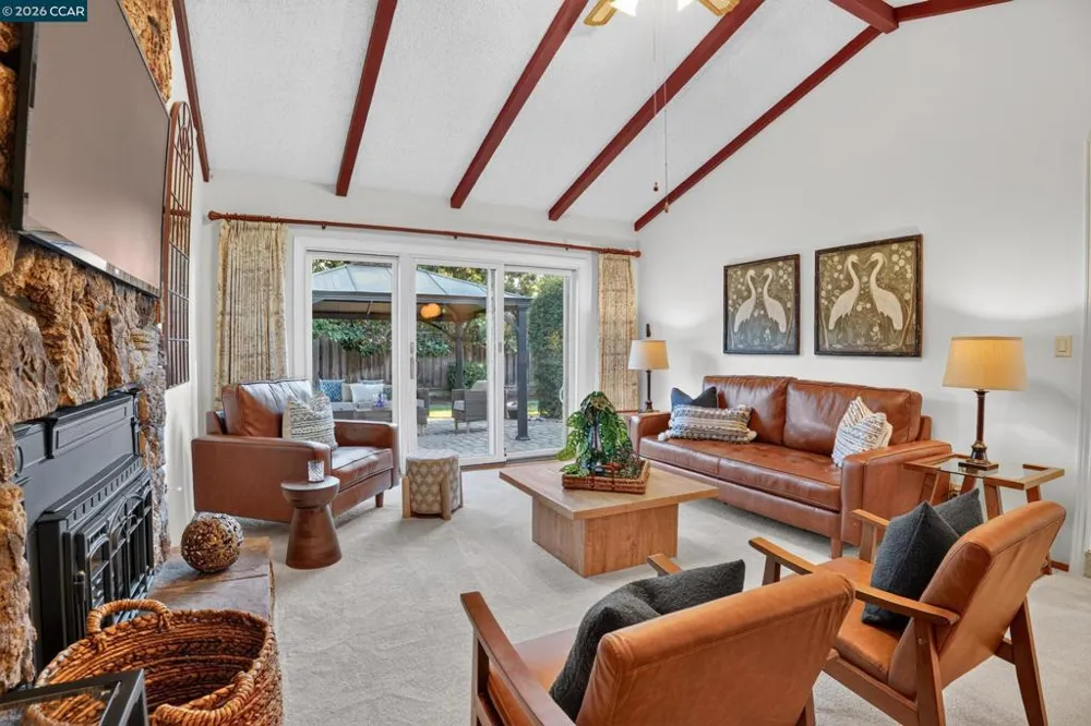 8 Casey Glen Ct Clayton, CA 94517