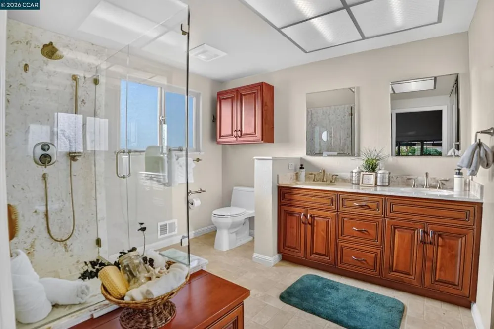 8 Casey Glen Ct Clayton, CA 94517