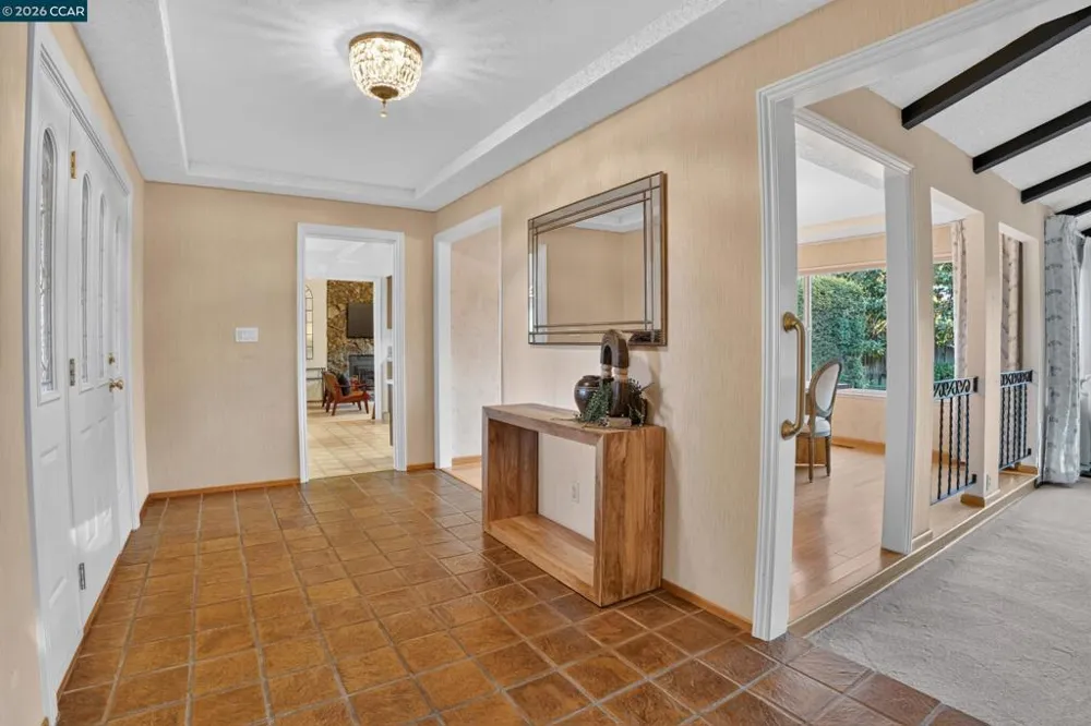 8 Casey Glen Ct Clayton, CA 94517