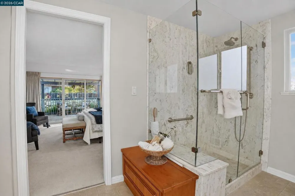 8 Casey Glen Ct Clayton, CA 94517