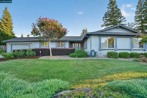 8 Casey Glen Ct