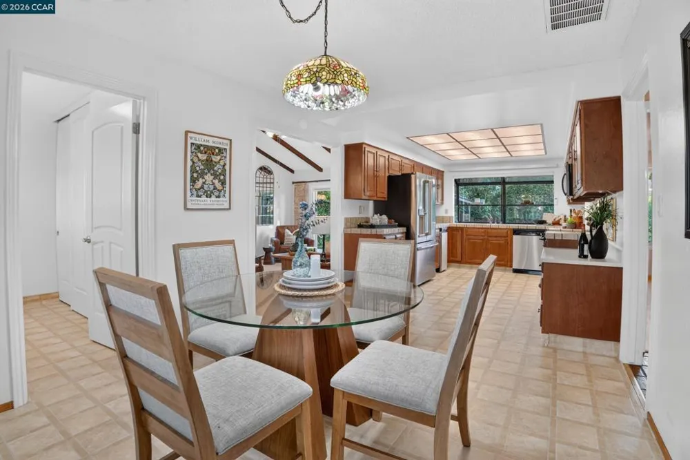 8 Casey Glen Ct Clayton, CA 94517