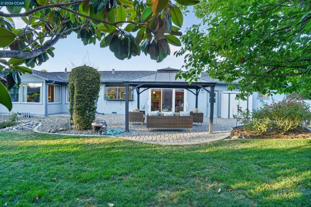 8 Casey Glen Ct Clayton, CA 94517