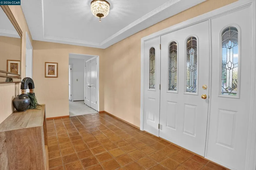 8 Casey Glen Ct Clayton, CA 94517
