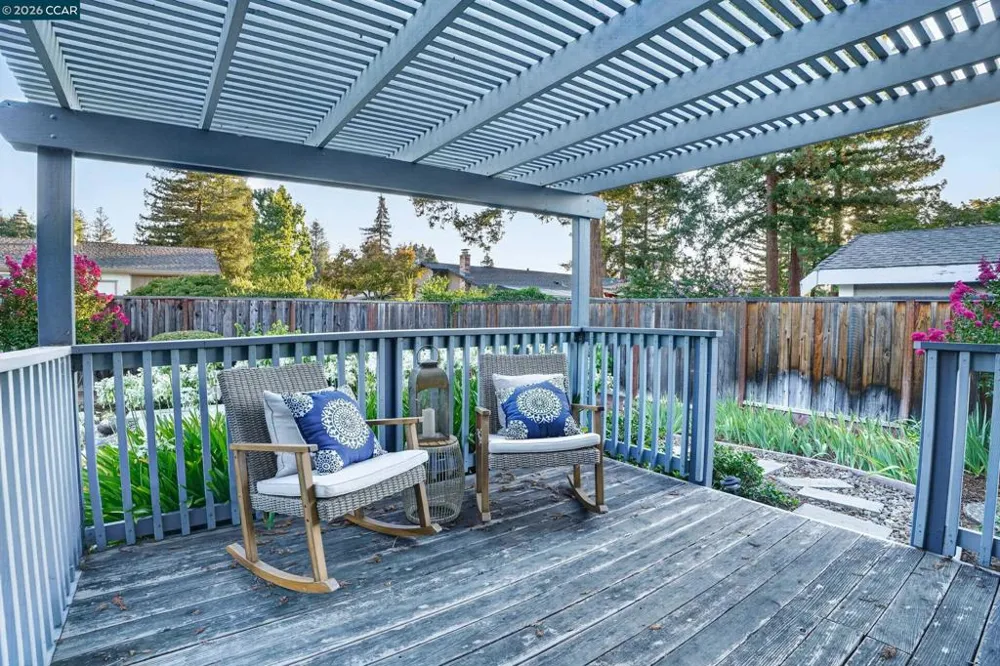 8 Casey Glen Ct Clayton, CA 94517