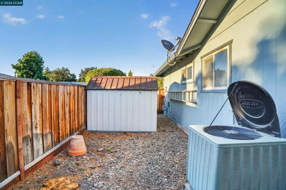 8 Casey Glen Ct Clayton, CA 94517