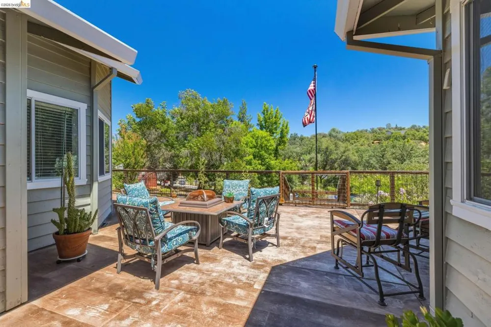18570 Pradera Real Rd Sonora, CA 95370