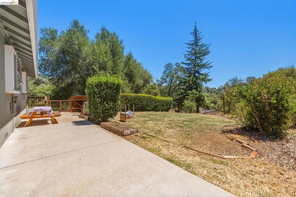 18570 Pradera Real Rd Sonora, CA 95370